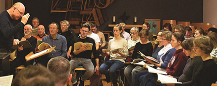 Die Kantorei der St.-Jakobi-Kreuz-Gemeinde · Foto/Retusche: Jan Rose/Hans Rother